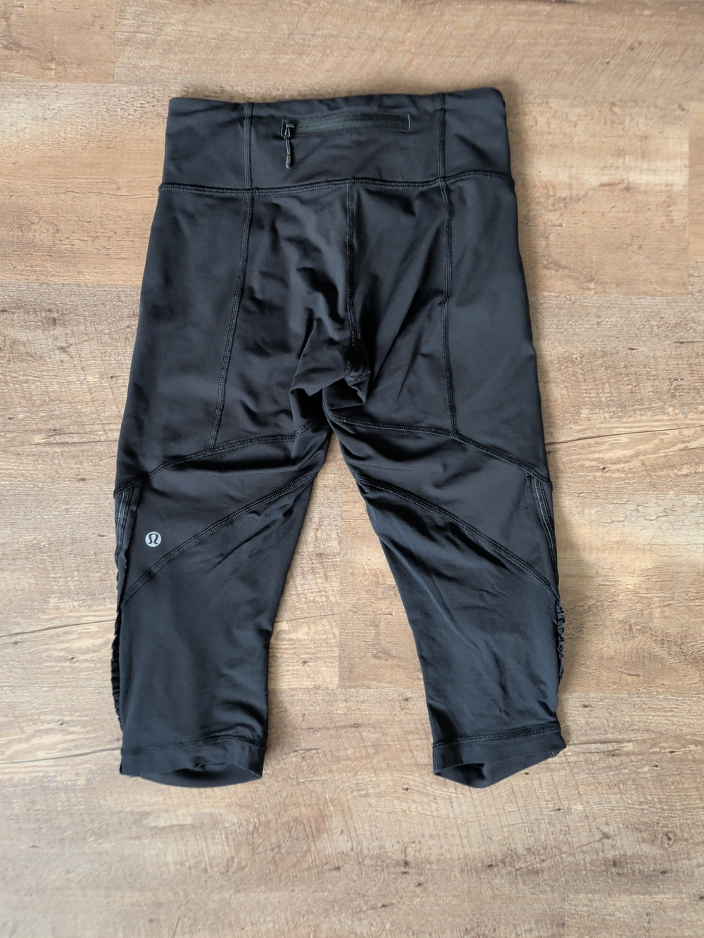 lululemon athletica Women's Black Athletic Capri Leggings